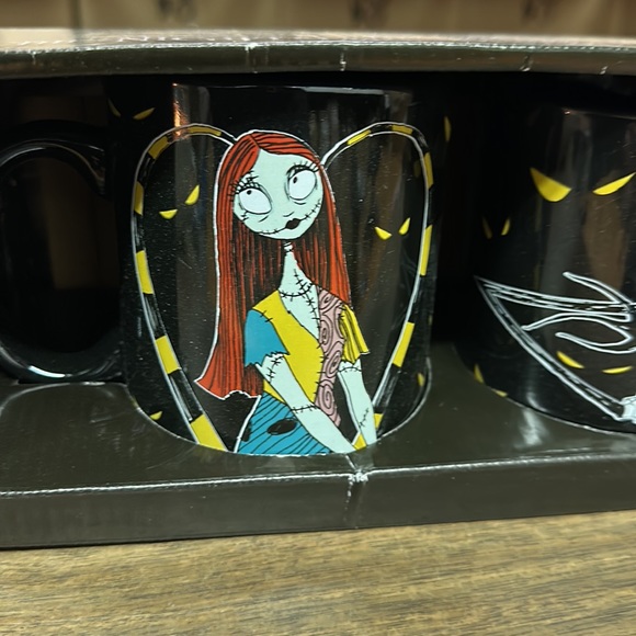 Brand new Disney the night before Christmas set of 2 mugs - Picture 3 of 5